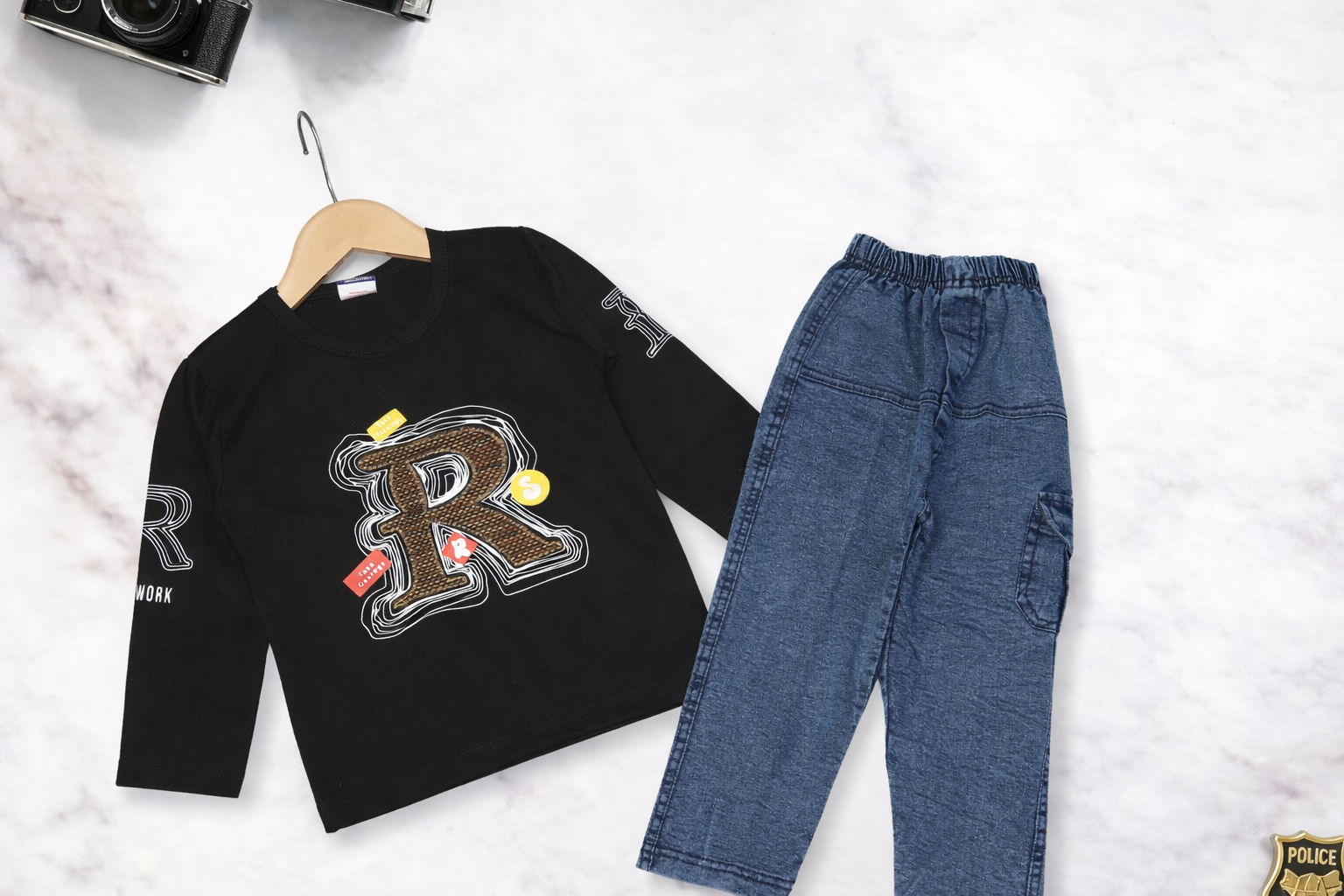 Alphabet R Baby Outfit Black Shirt with Blue Pants